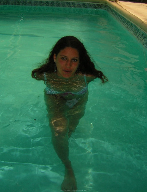Ночные приключения Джейн в бассейне